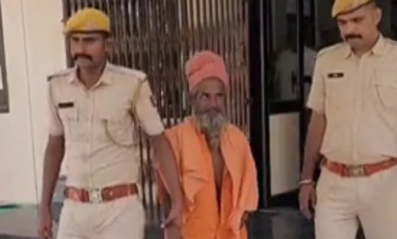 सिरोही. शिवगंज थाना क्षेत्र के धु्रबाणा गांव स्थित महादेव मंदिर में संत की हत्या का खुलासा- संत के इशारे पर संत की हत्या, आरोपी संत समेत दो गिरफ्तार Sirohi: Murder of a saint at the Mahadev Temple in Dhrubana village (Shivganj ) solved- the saint was killed at his own behest—two arrested including the saint himself.