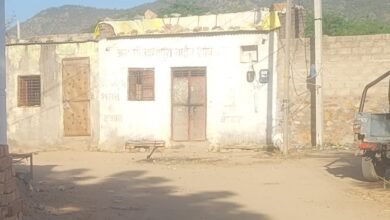 सिरोही. मांडवा में गोदाम के नाम से चल रही शराब दुकान। सिरोही. मंथली देकर कायदों को ठेंगा दिखा रहे शराब ठेकेदार सिरोही. गोदामों के नाम पर चला रहे ठेकों में ड्राय डे पर भी बिक्री- जमकर छलके जाम सिरोही. ड्राय डे पर शराब बिक्री आबकारी निरीक्षक तक जानकारी पहुंची पर कार्रवाई नहीं हुई Sirohi: Liquor shop operating under the guise of a warehouse in Mandwa. Sirohi: Liquor contractors flout regulations by paying monthly bribes. Sirohi: Liquor sales continue on 'Dry Day' at outlets masquerading as warehouses Sirohi: Despite the Excise Inspector being informed about liquor sales on 'Dry Day', no action was taken.